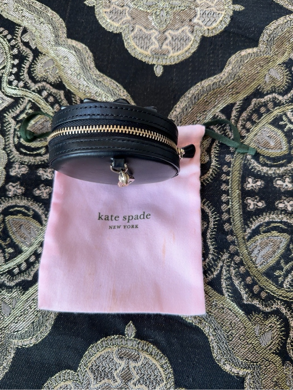 Kate Spade New York Daisy Bee Round Coin Purse | Leather Keychain Pouch | - Picture 3 of 4